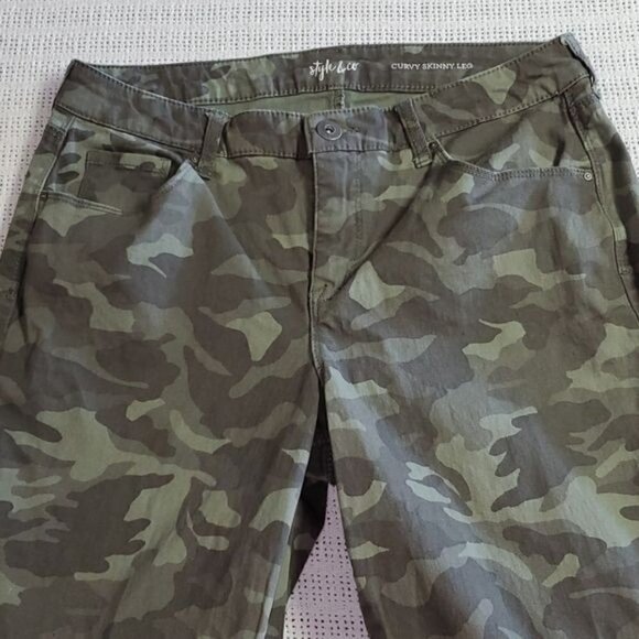 Style & Co. Curvy Skinny Leg Camouflage Sz. 10 Pants with Pockets - Picture 4 of 9